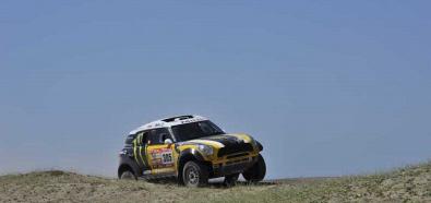 Rajda Dakar 2012: Hołowczyc z problemami przebrnął przez 7. etap